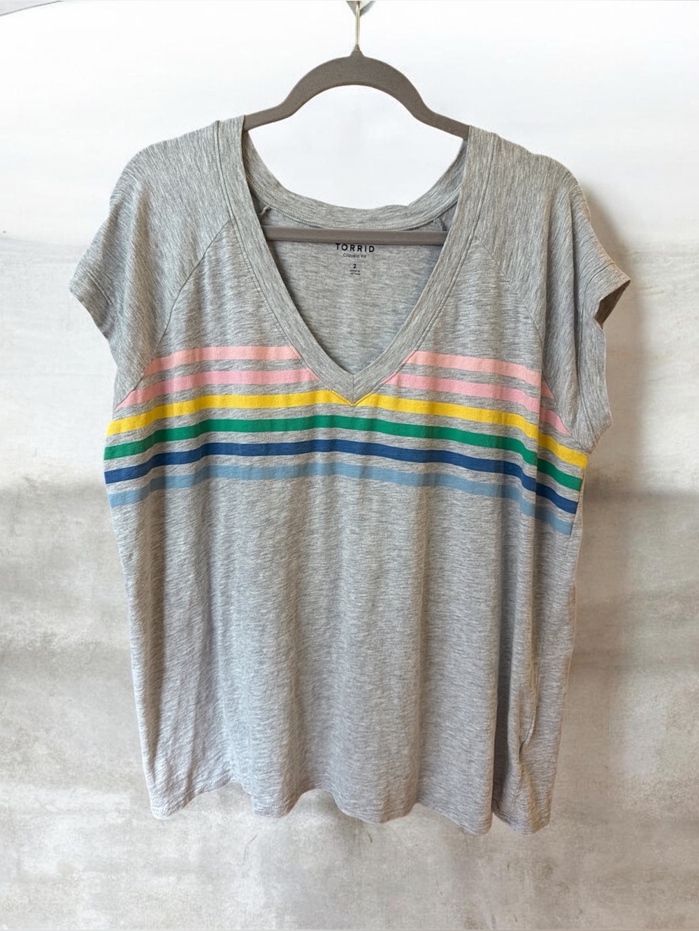 Torrid Gray V-Neck with Rainbow Stripping | Size 2X | Size 2